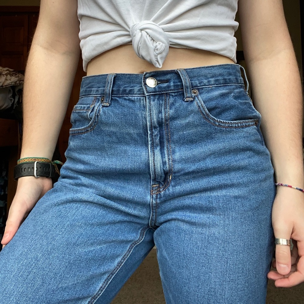 american eagle mom jeans